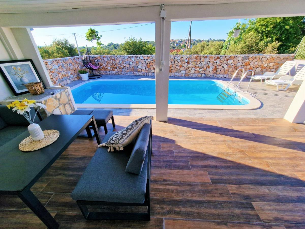 Anas Lagoon Holiday House With Pool At Azure Beach ドゥルヴェニック・マリ エクステリア 写真